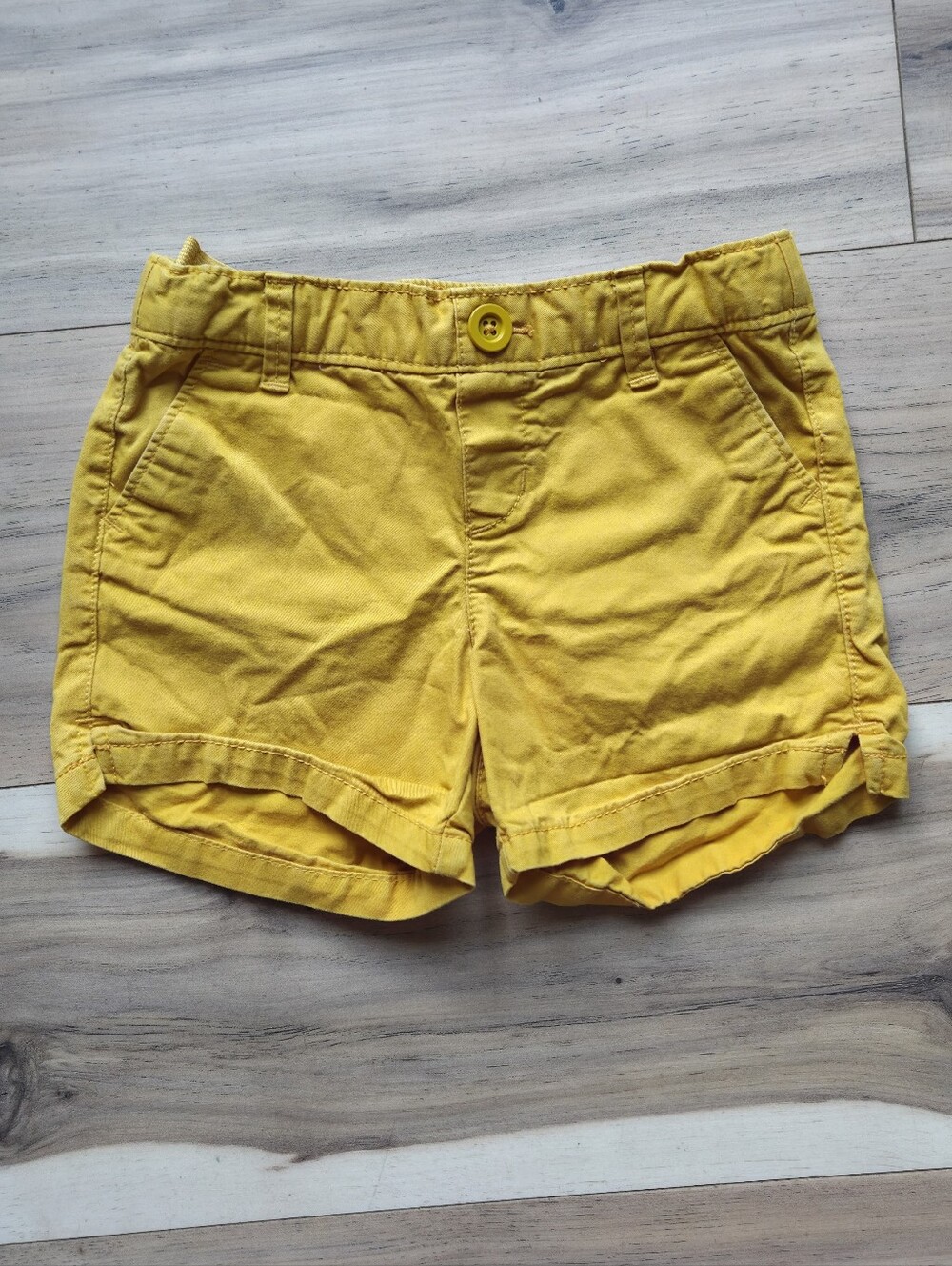 Old Navy Girls Yellow Twill Roll-Cuff Casual Shorts Size 5T